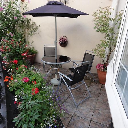 Edelweiss Guest House Douglas Esterno foto