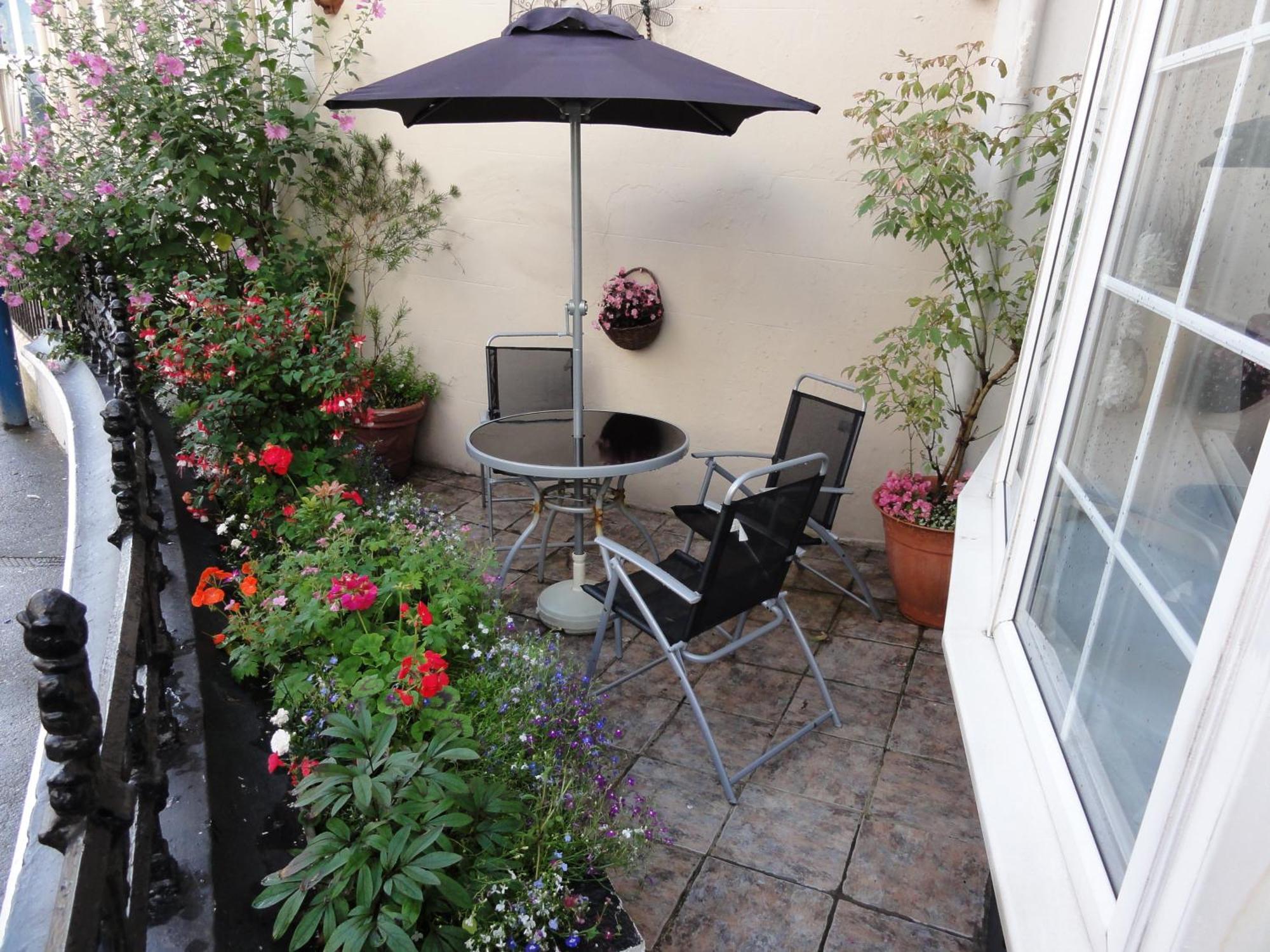 Edelweiss Guest House Douglas Esterno foto