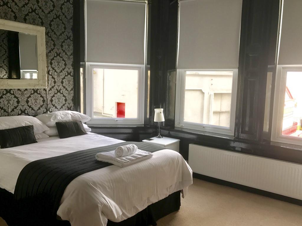 Edelweiss Guest House Douglas Esterno foto