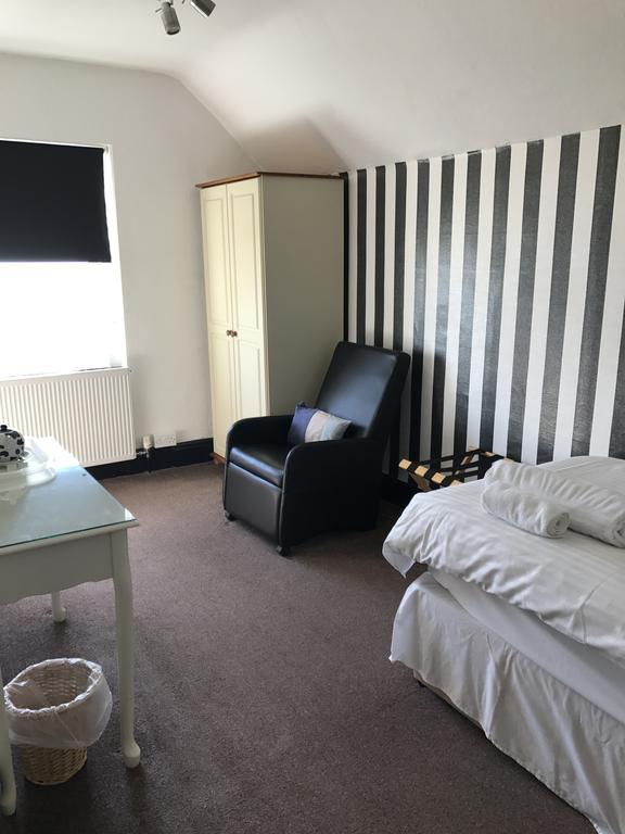 Edelweiss Guest House Douglas Esterno foto
