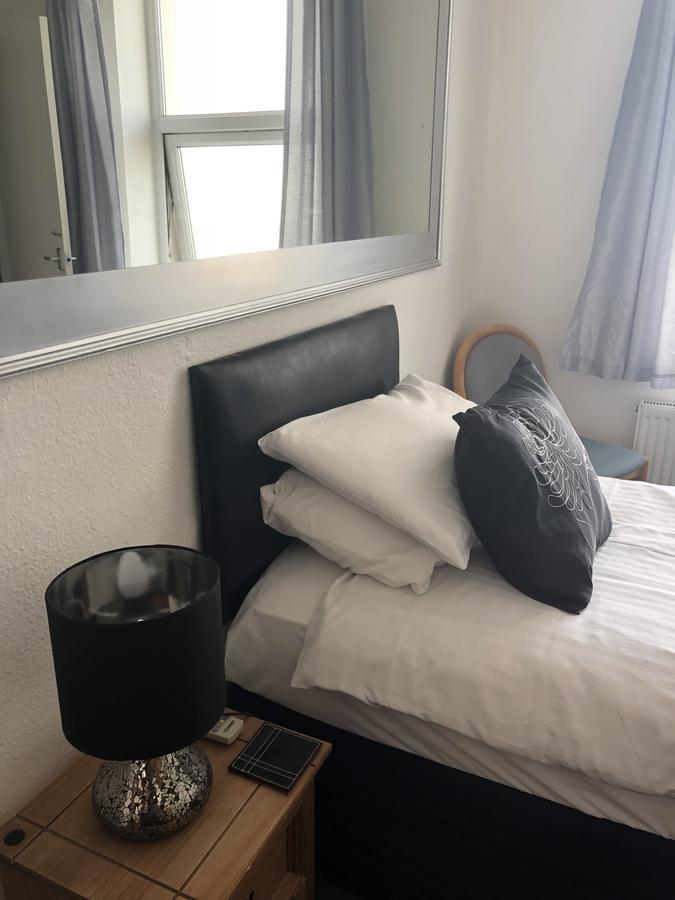 Edelweiss Guest House Douglas Esterno foto