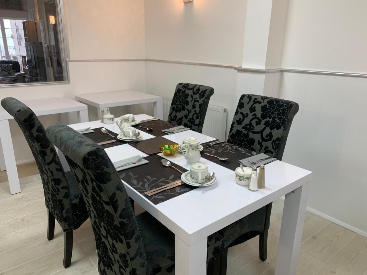 Edelweiss Guest House Douglas Esterno foto